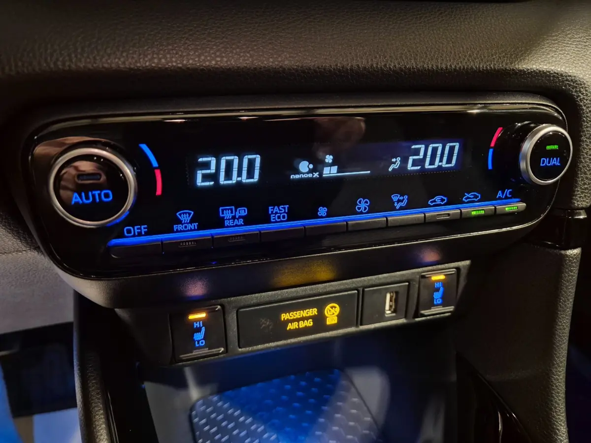 1.5 Hybrid Executive Bi-Tone - Navigatie - Camera - Cruise - Stoelverwarming - Rijklaar