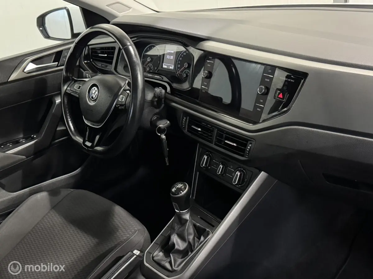 1.0 TSI Comfortline [ NAP Carplay cruise LED ]