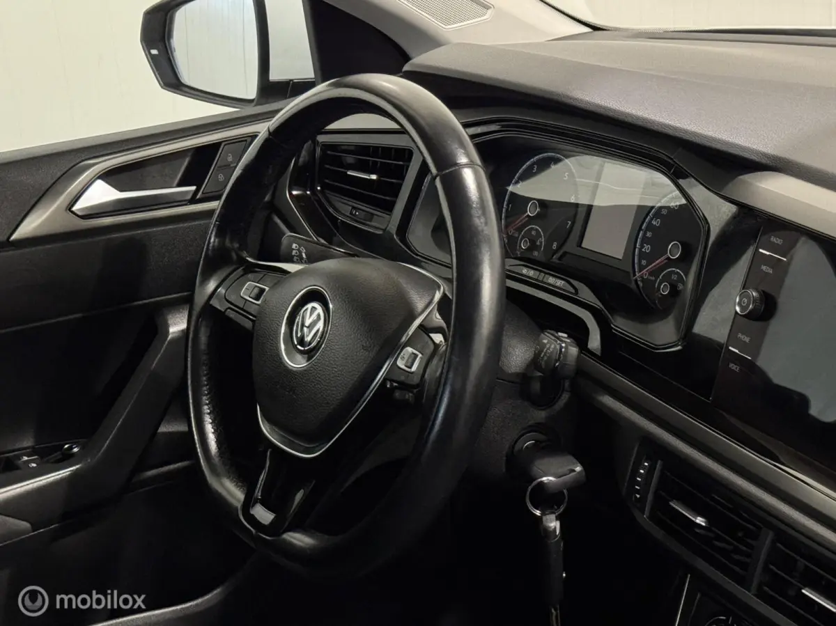 1.0 TSI Comfortline [ NAP Carplay cruise LED ]