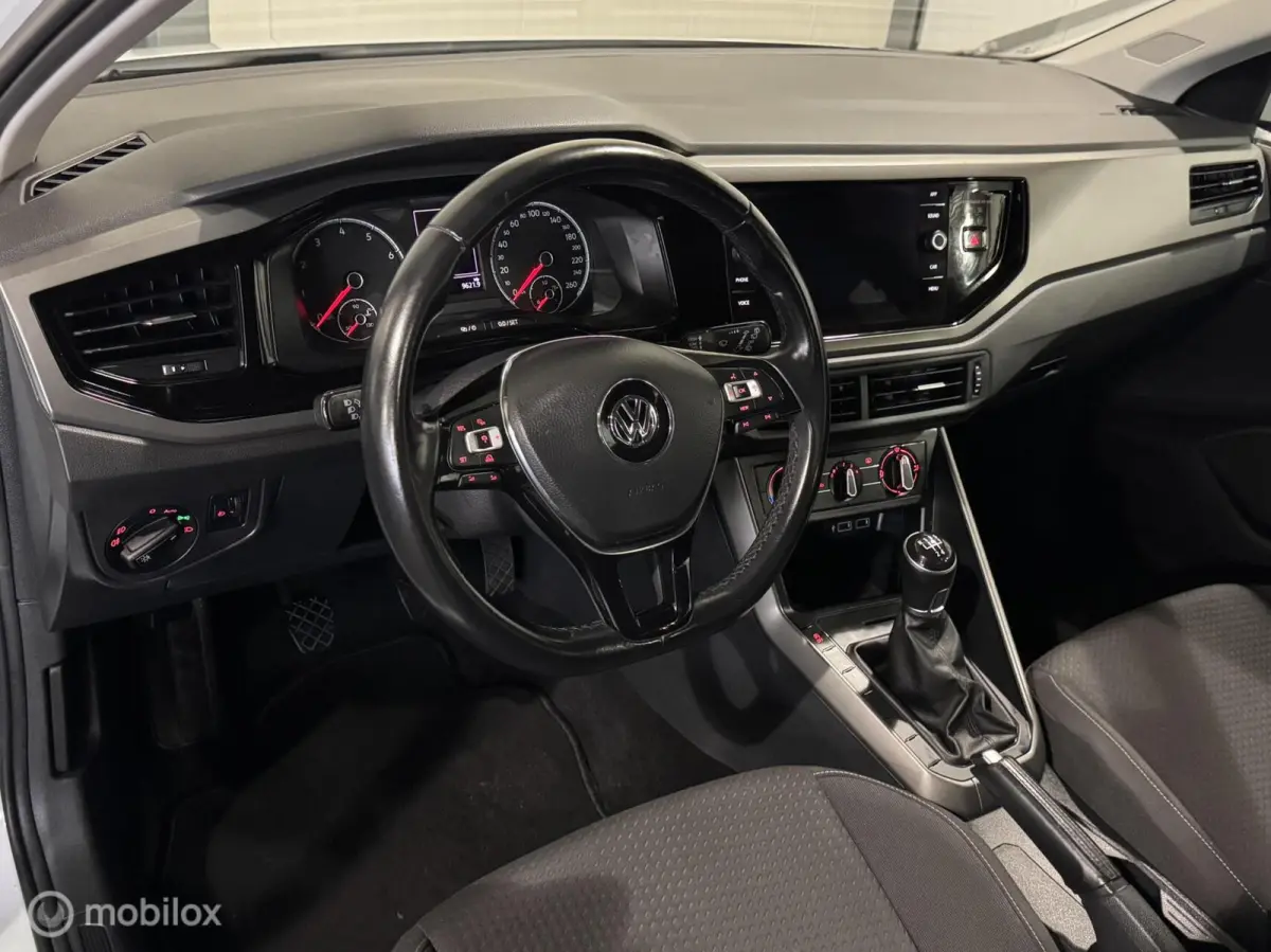 1.0 TSI Comfortline [ NAP Carplay cruise LED ]