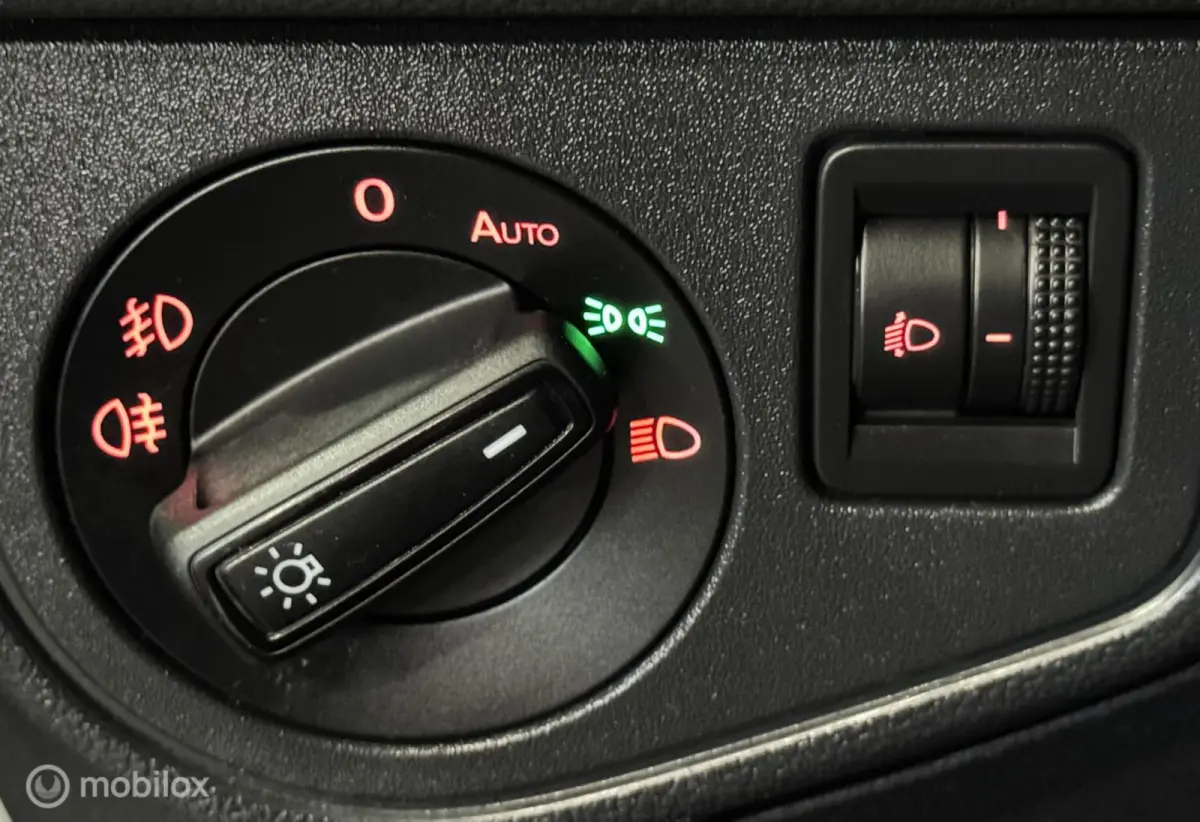 1.0 TSI Comfortline [ NAP Carplay cruise LED ]