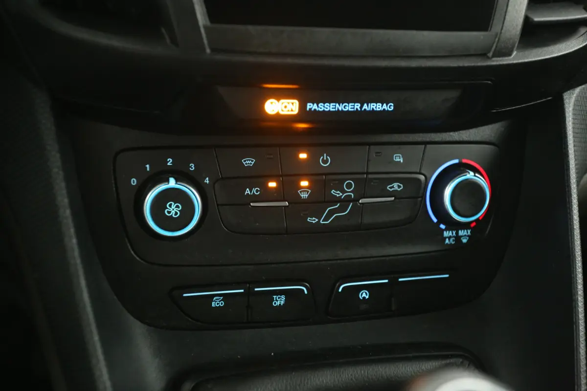 101PK | Benzine | Airco | Parkeersens. | Elektrpakket