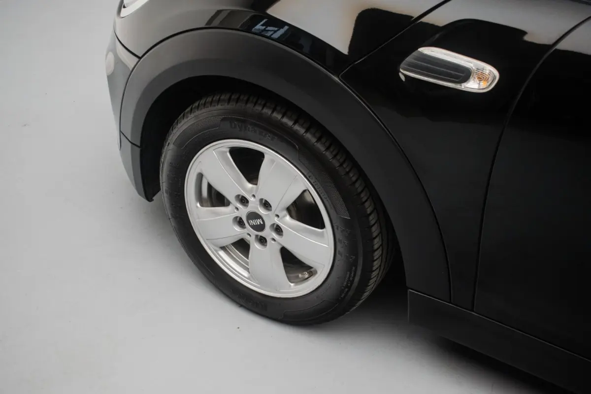 1.2 One Business [ Stoelverwarming Cruise Control Bluetooth Parkeersensoren Airco ]