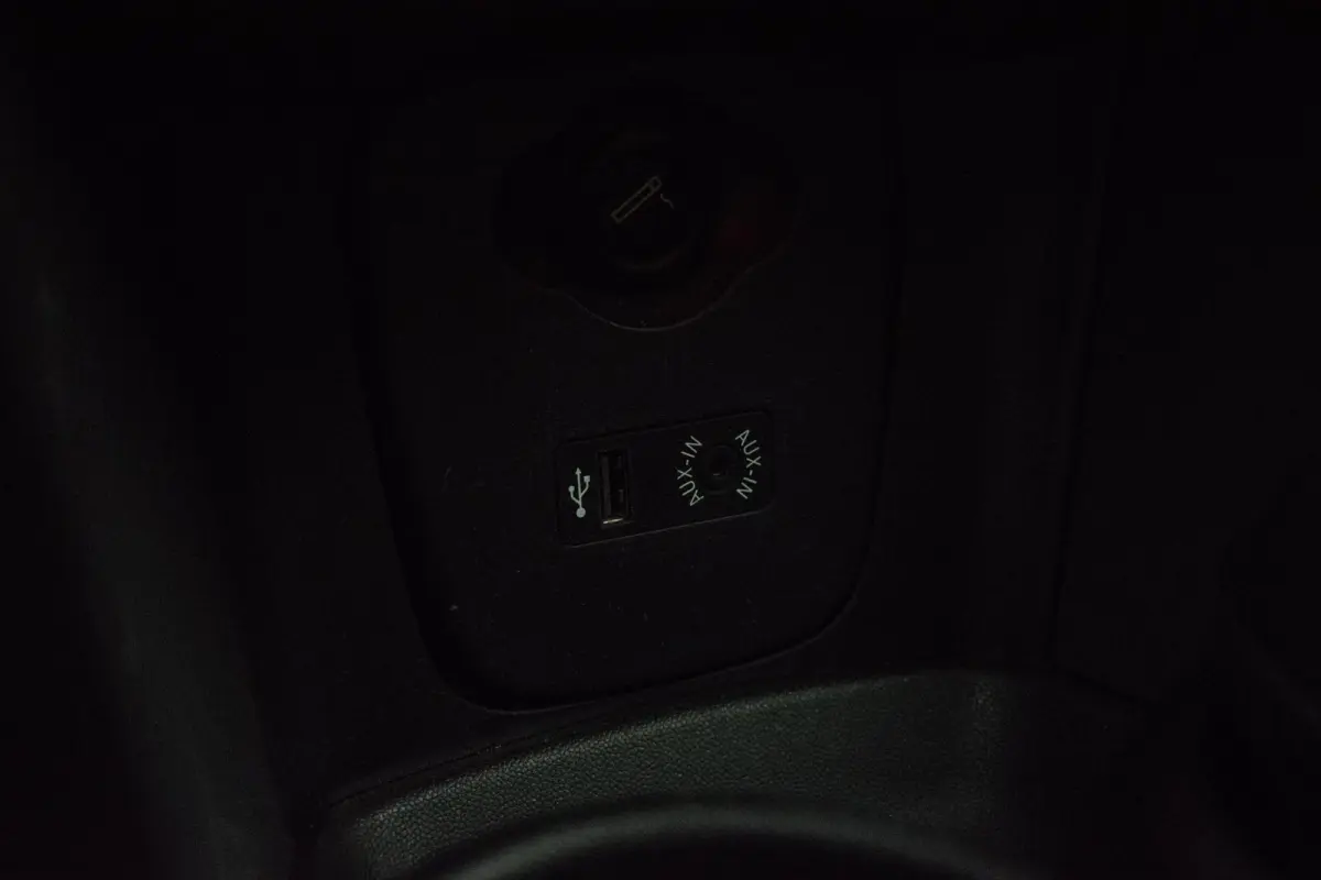 1.2 One Business [ Stoelverwarming Cruise Control Bluetooth Parkeersensoren Airco ]