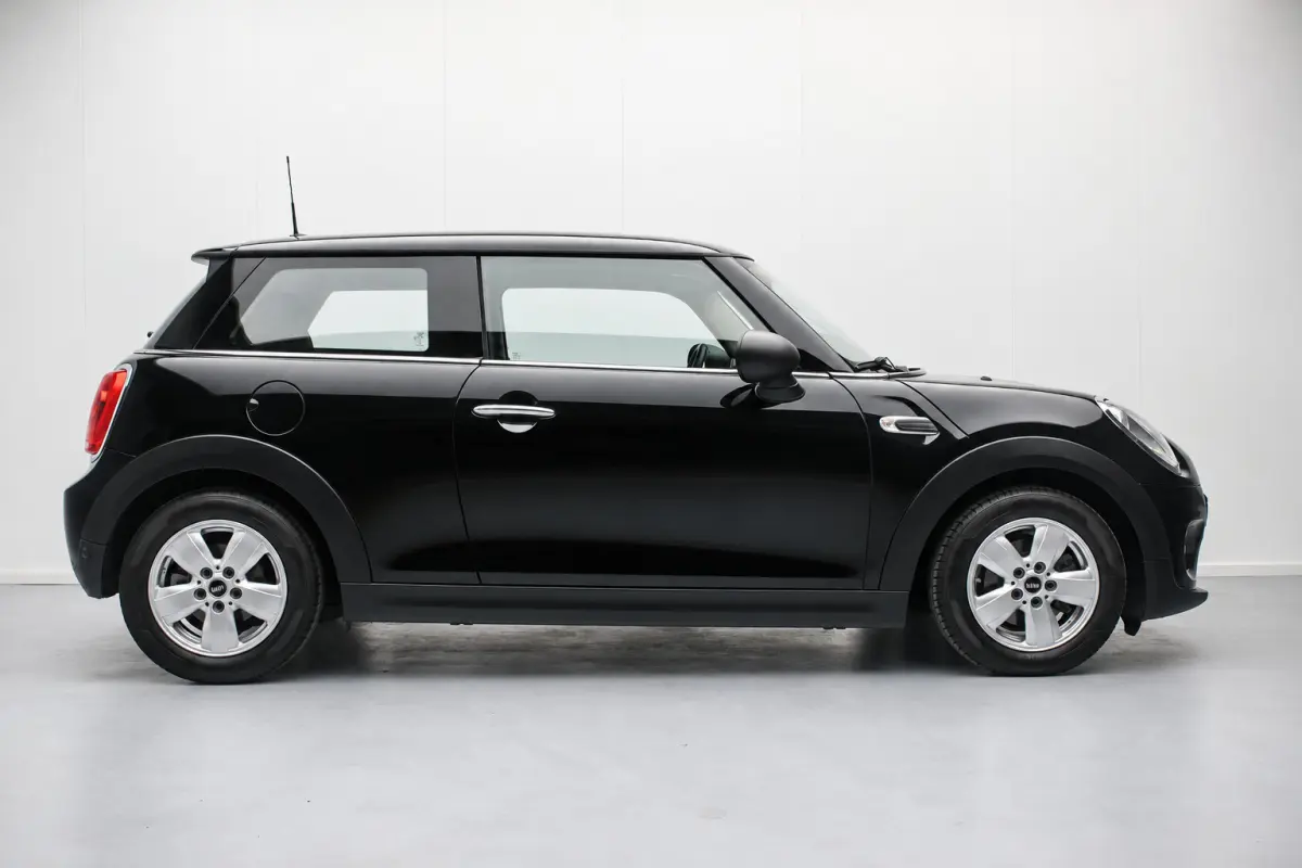 1.2 One Business [ Stoelverwarming Cruise Control Bluetooth Parkeersensoren Airco ]