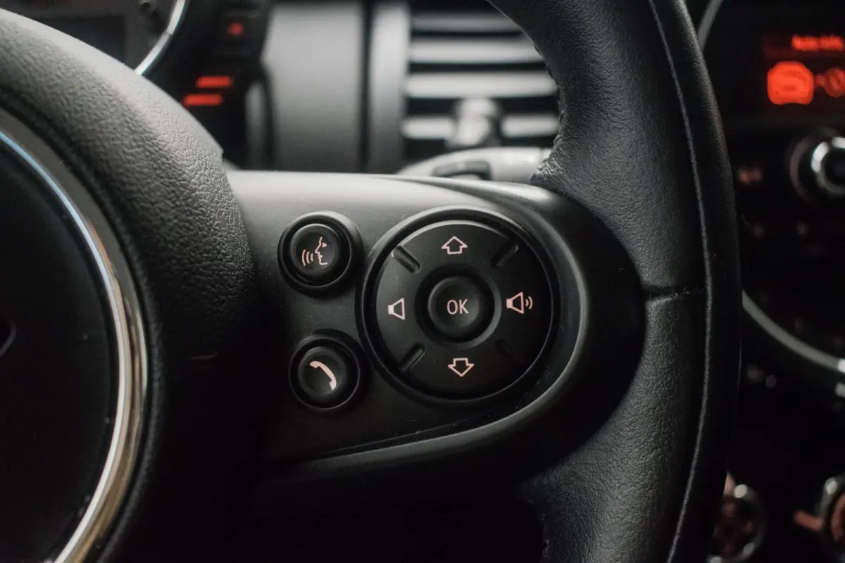 1.2 One Business [ Stoelverwarming Cruise Control Bluetooth Parkeersensoren Airco ]