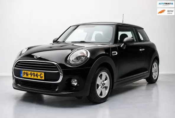 1.2 One Business [ Stoelverwarming Cruise Control Bluetooth Parkeersensoren Airco ]