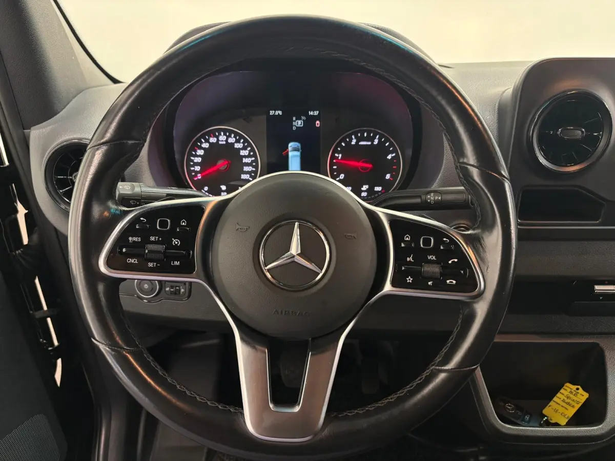 315 1.9 CDI L2H2 RWD Automaat 9-G tronic Airco Navigatie Camera Cruise control 3Zits Electra pakket DAB