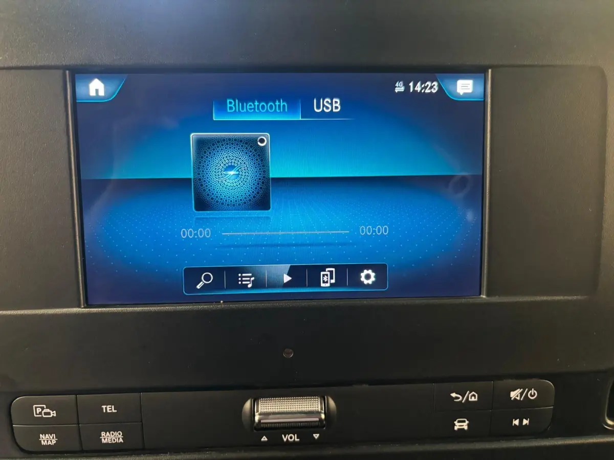 315 1.9 CDI L2H2 RWD Automaat 9-G tronic Airco Navigatie Camera Cruise control 3Zits Electra pakket DAB