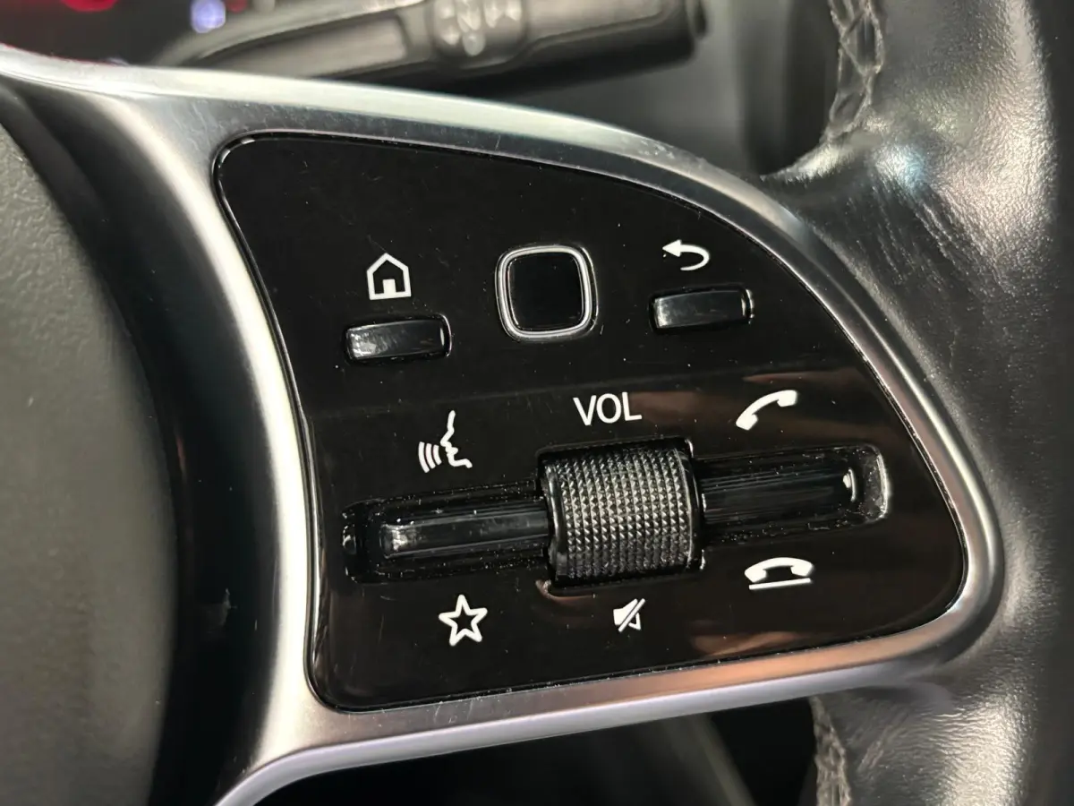 315 1.9 CDI L2H2 RWD Automaat 9-G tronic Airco Navigatie Camera Cruise control 3Zits Electra pakket DAB