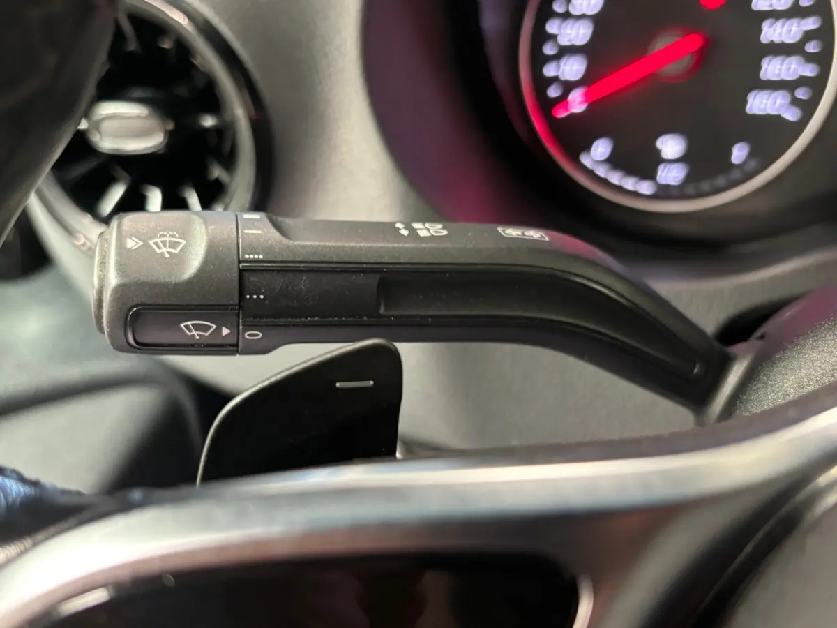 315 1.9 CDI L2H2 RWD Automaat 9-G tronic Airco Navigatie Camera Cruise control 3Zits Electra pakket DAB