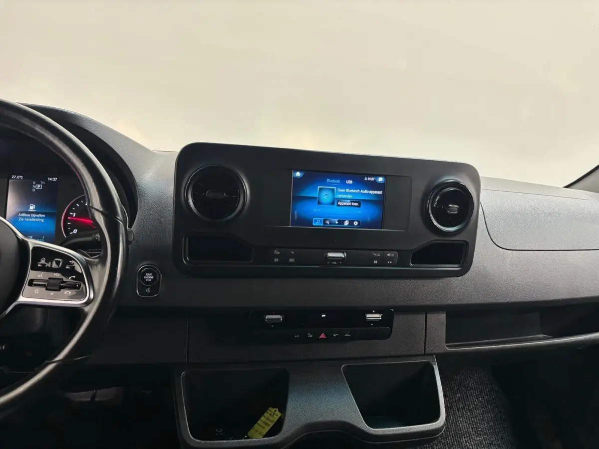 315 1.9 CDI L2H2 RWD Automaat 9-G tronic Airco Navigatie Camera Cruise control 3Zits Electra pakket DAB