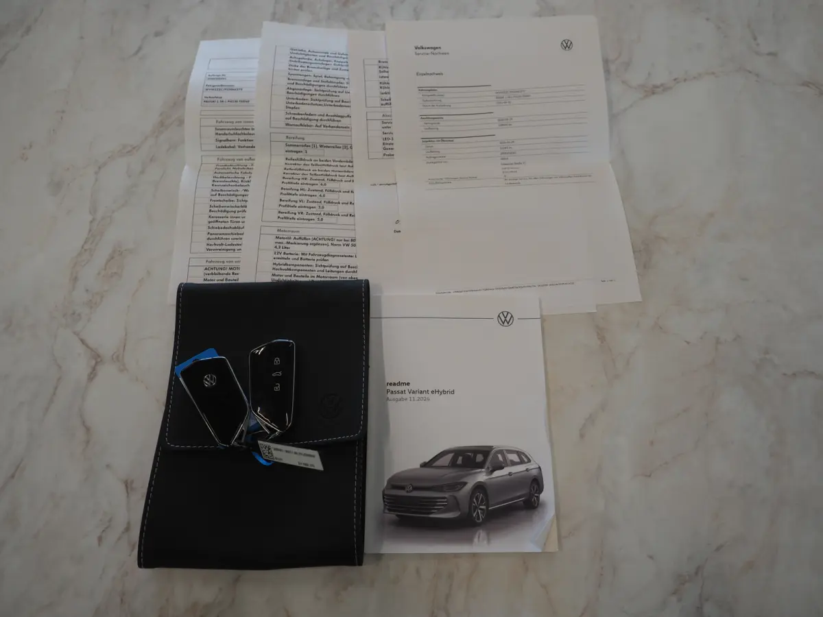 1.5 eHybrid R-Line Black | 5 Jaar Garantie | Leder | Panoramadak | Stoelventilatie | Trekhaak | Harman/Kardon | Massage | 360