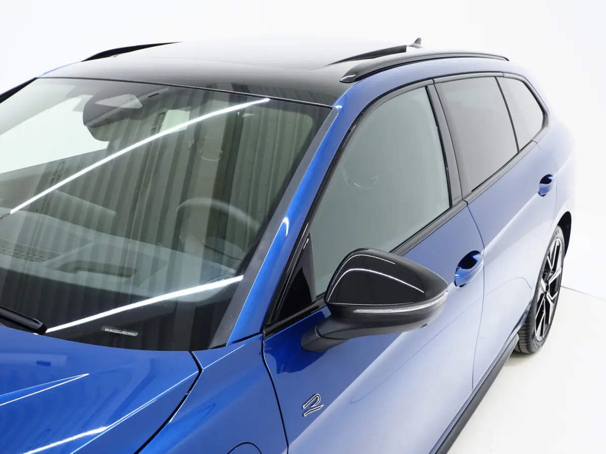 1.5 eHybrid R-Line Black | 5 Jaar Garantie | Leder | Panoramadak | Stoelventilatie | Trekhaak | Harman/Kardon | Massage | 360