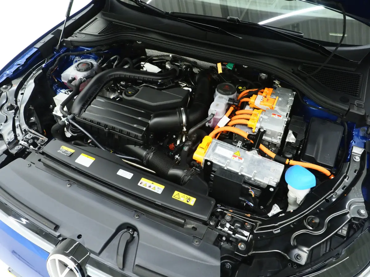 1.5 eHybrid R-Line Black | 5 Jaar Garantie | Leder | Panoramadak | Stoelventilatie | Trekhaak | Harman/Kardon | Massage | 360