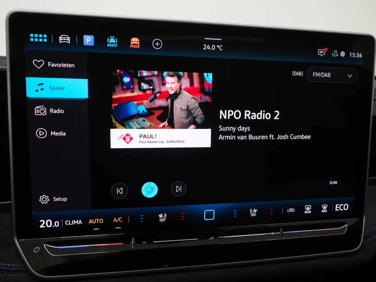 1.5 eHybrid R-Line Black | 5 Jaar Garantie | Leder | Panoramadak | Stoelventilatie | Trekhaak | Harman/Kardon | Massage | 360
