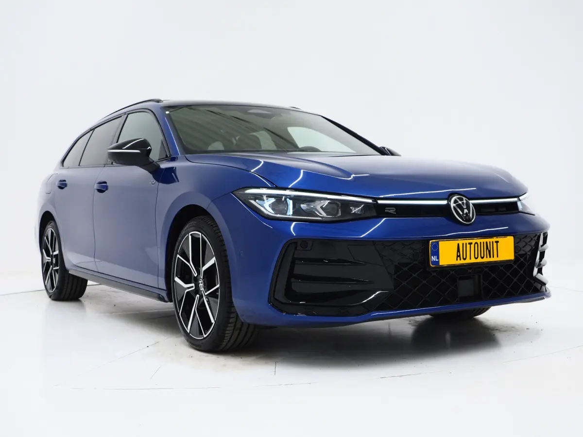1.5 eHybrid R-Line Black | 5 Jaar Garantie | Leder | Panoramadak | Stoelventilatie | Trekhaak | Harman/Kardon | Massage | 360