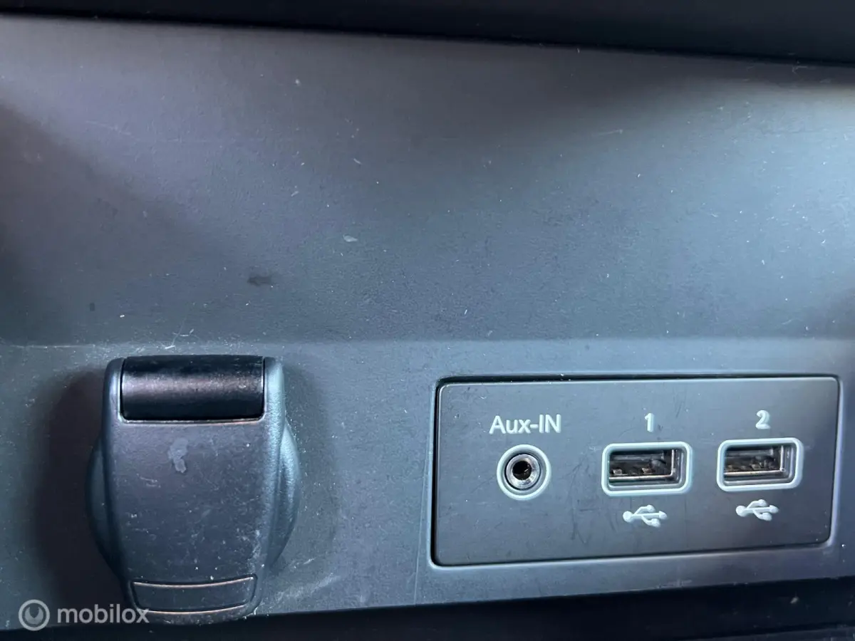 1.0| Airco| Cruise| Trekhaak| Carplay | 1EIG