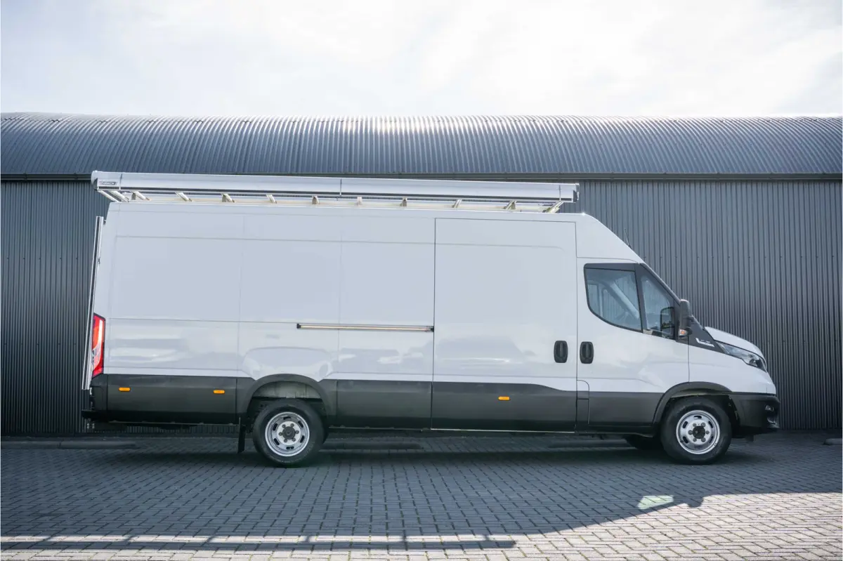 3.0L 40C18 | N1 | L4H2 | Cruise | Volledig Ingericht | Airco | Trekhaak | Imperiaal