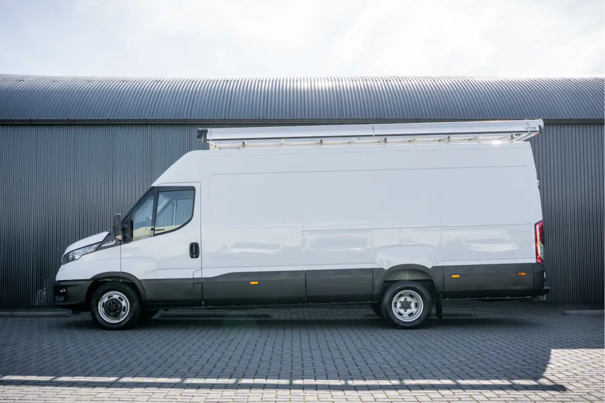 3.0L 40C18 | N1 | L4H2 | Cruise | Volledig Ingericht | Airco | Trekhaak | Imperiaal