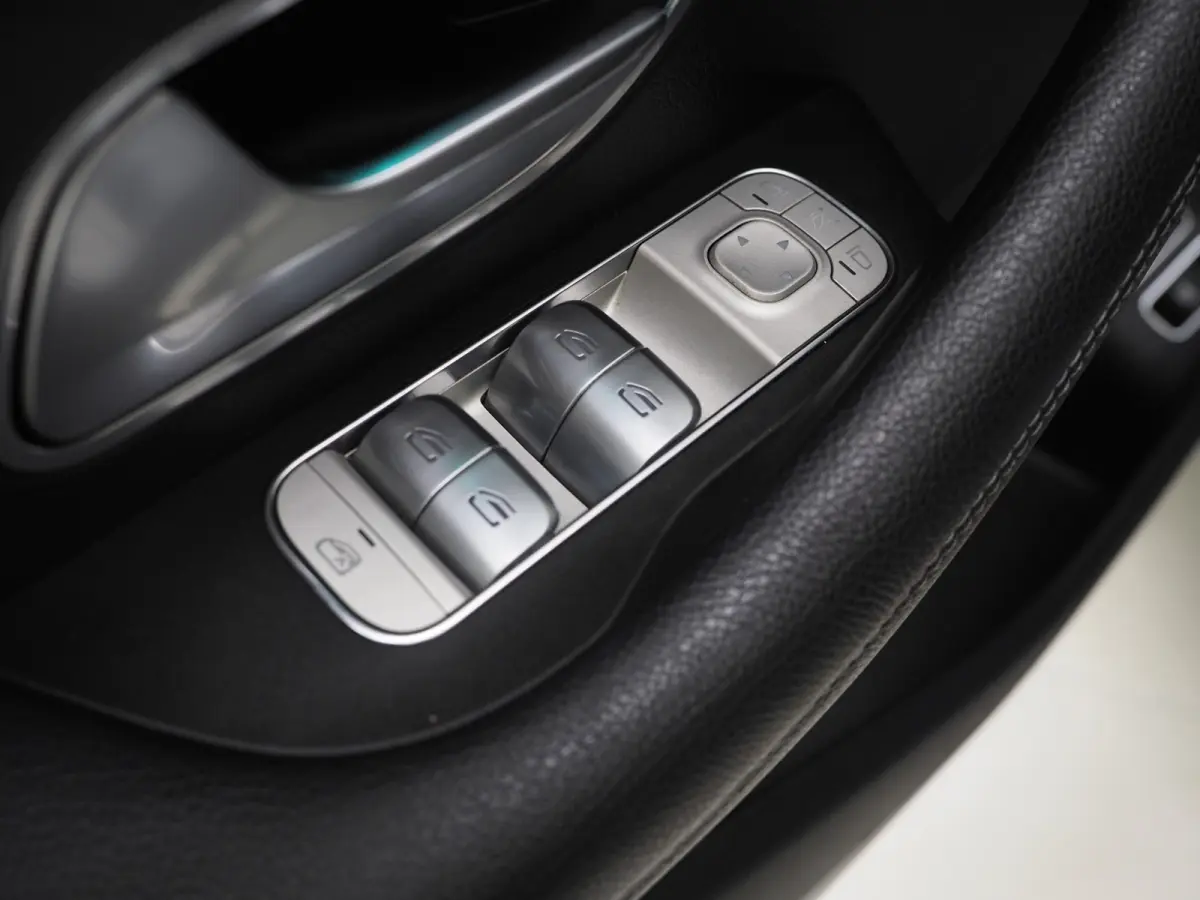 350 e 4MATIC | Leder | Sfeerlicht | Camera | Stoelverwarming | Dodehoek | Cruise | LED