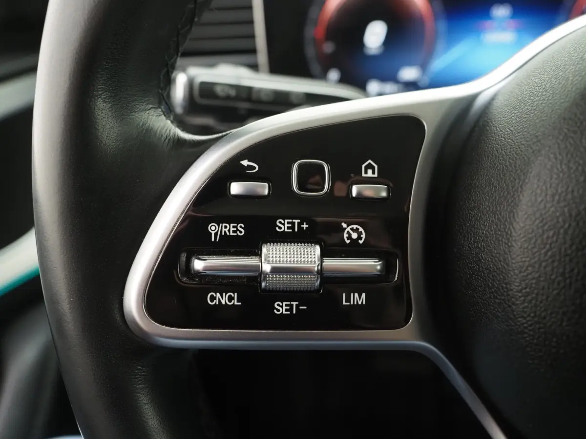 350 e 4MATIC | Leder | Sfeerlicht | Camera | Stoelverwarming | Dodehoek | Cruise | LED