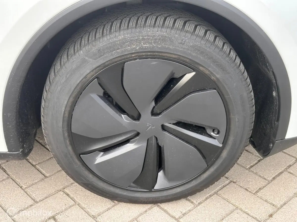 RWD 58 kWh | Premium Interior | FSD4 | Stoelverwarming en ventilatie | LFP Accu