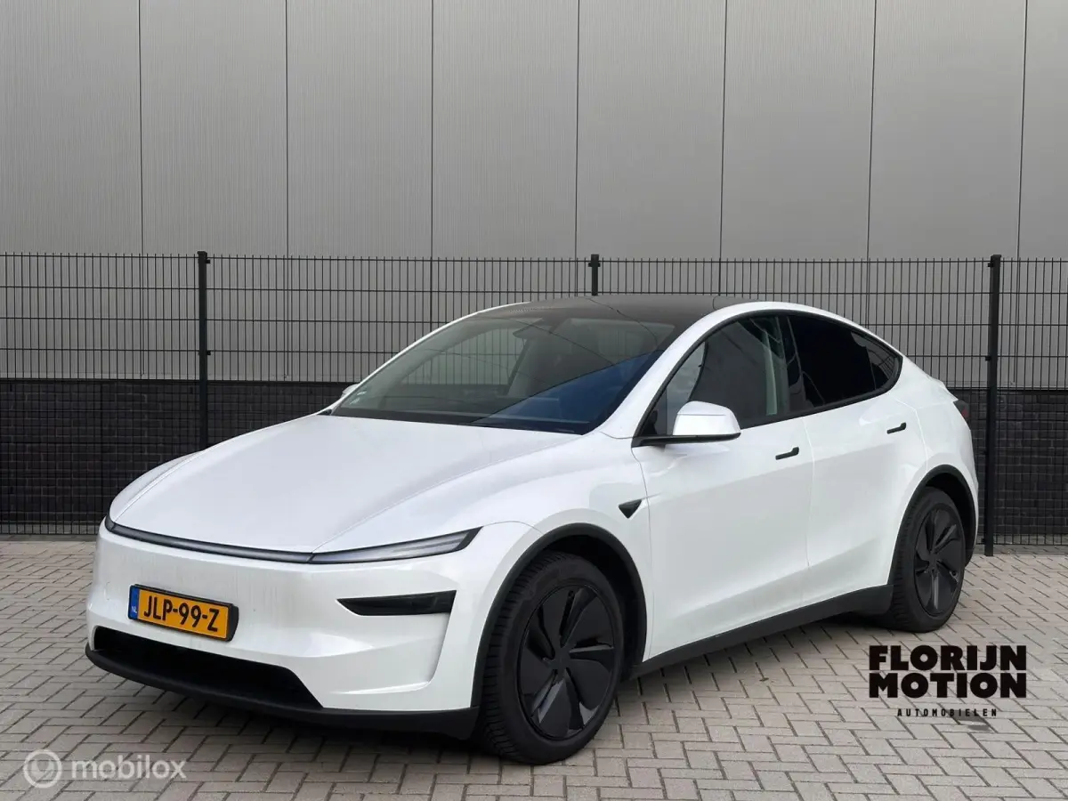 RWD 58 kWh | Premium Interior | FSD4 | Stoelverwarming en ventilatie | LFP Accu