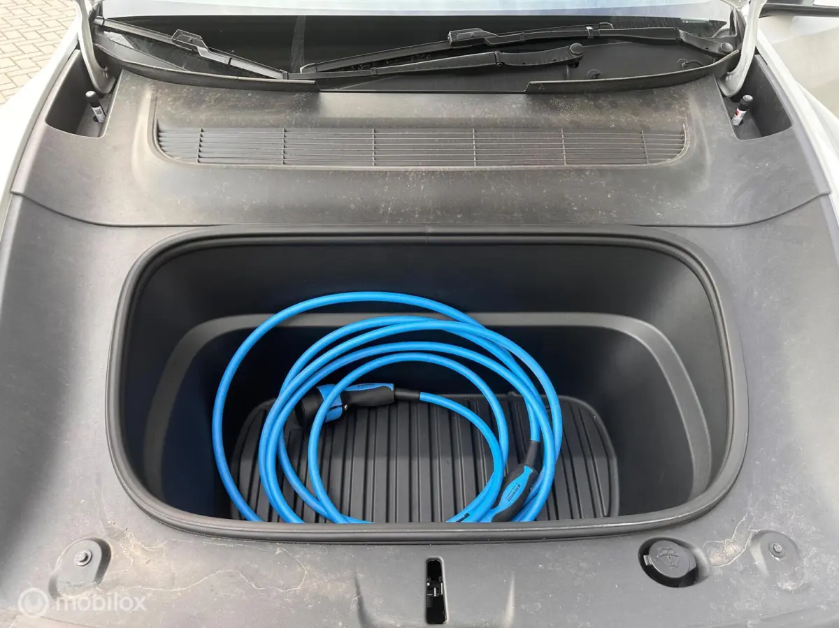 RWD 58 kWh | Premium Interior | FSD4 | Stoelverwarming en ventilatie | LFP Accu