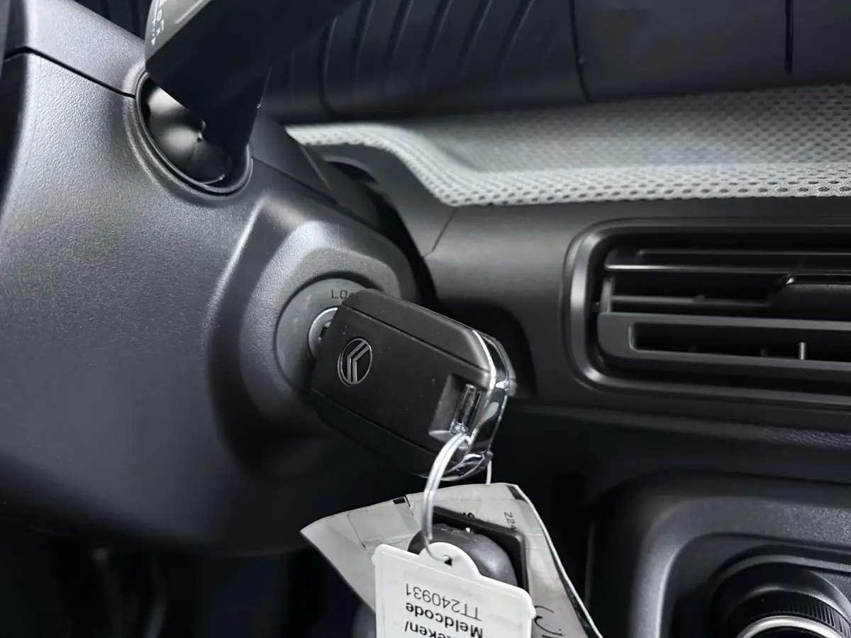 Tonic 113pk Comfort Range 44 kWh €3455,- korting ! | Carplay | Head-up display | Parkeersensor achter | Cruise Control