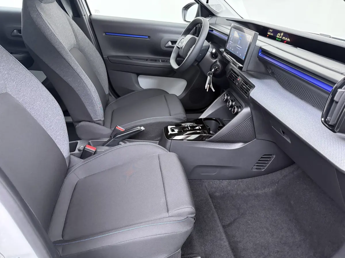 Tonic 113pk Comfort Range 44 kWh €3455,- korting ! | Carplay | Head-up display | Parkeersensor achter | Cruise Control