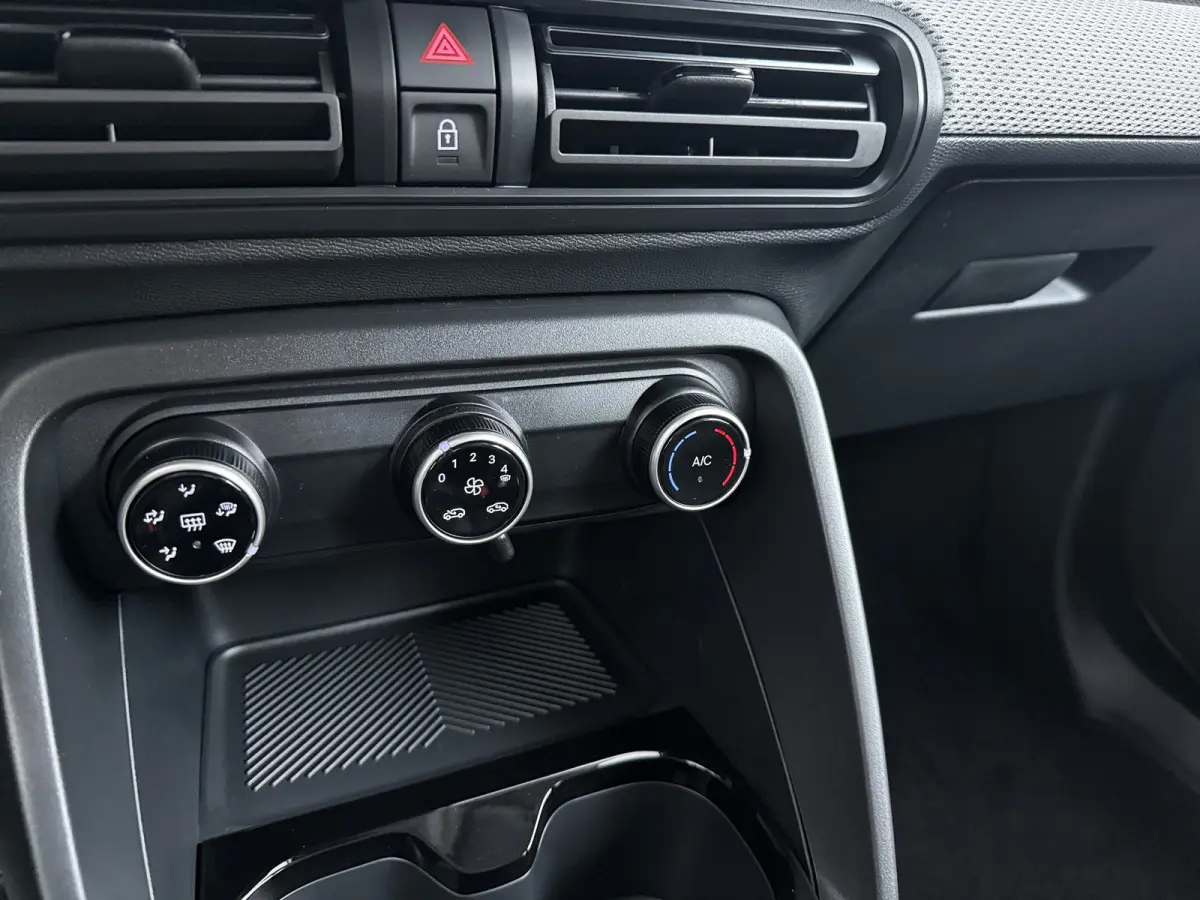 Tonic 113pk Comfort Range 44 kWh €3455,- korting ! | Carplay | Head-up display | Parkeersensor achter | Cruise Control