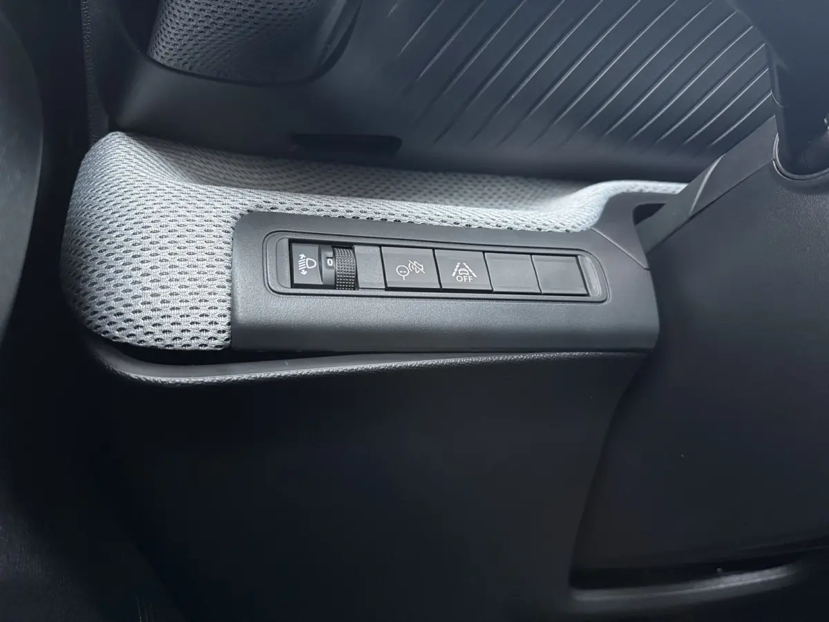 Tonic 113pk Comfort Range 44 kWh €3455,- korting ! | Carplay | Head-up display | Parkeersensor achter | Cruise Control