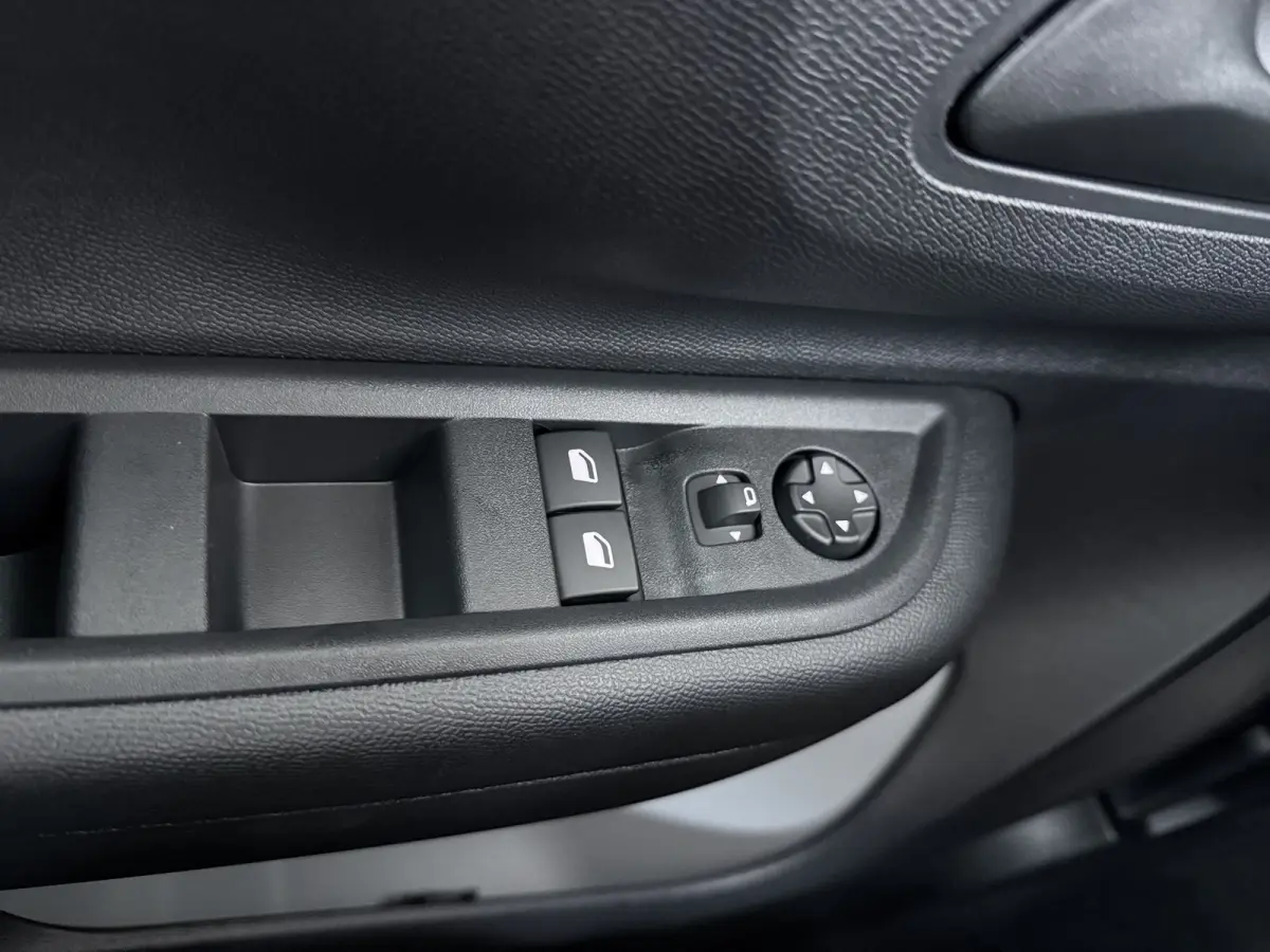 Tonic 113pk Comfort Range 44 kWh €3455,- korting ! | Carplay | Head-up display | Parkeersensor achter | Cruise Control