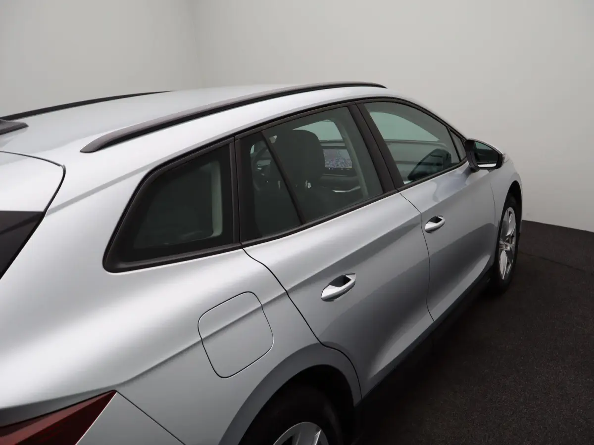 60 Sportline Business | LEDEREN BEKLEDING | 20 " LICHTMETALEN VELGEN | NAVIGATIE FULL MAP | APPLE/ANDROID CARPLAY | 12 MAANDEN BOVAG GARANTIE |