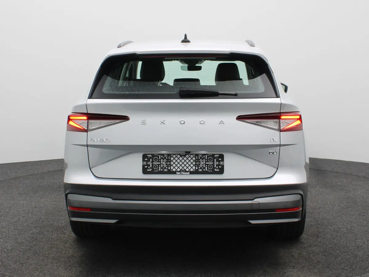 60 Sportline Business | LEDEREN BEKLEDING | 20 " LICHTMETALEN VELGEN | NAVIGATIE FULL MAP | APPLE/ANDROID CARPLAY | 12 MAANDEN BOVAG GARANTIE |