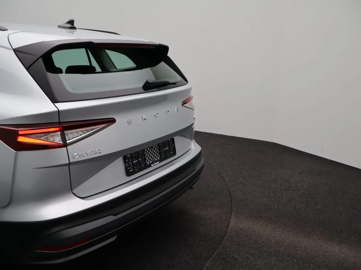 60 Sportline Business | LEDEREN BEKLEDING | 20 " LICHTMETALEN VELGEN | NAVIGATIE FULL MAP | APPLE/ANDROID CARPLAY | 12 MAANDEN BOVAG GARANTIE |