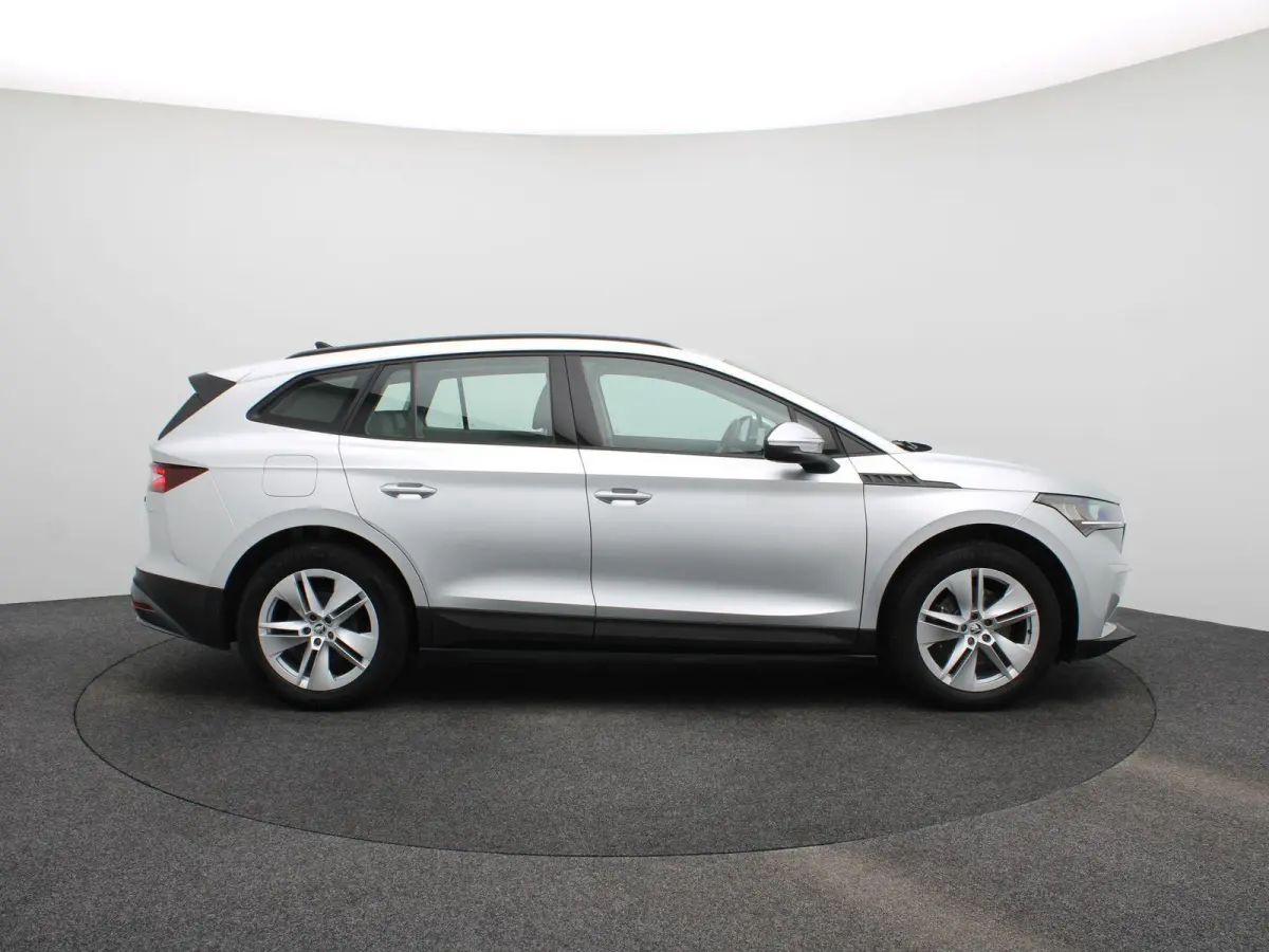 60 Sportline Business | LEDEREN BEKLEDING | 20 " LICHTMETALEN VELGEN | NAVIGATIE FULL MAP | APPLE/ANDROID CARPLAY | 12 MAANDEN BOVAG GARANTIE |