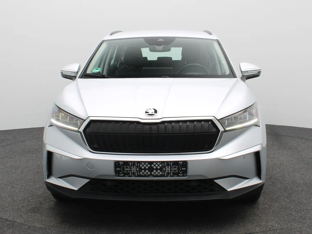 60 Sportline Business | LEDEREN BEKLEDING | 20 " LICHTMETALEN VELGEN | NAVIGATIE FULL MAP | APPLE/ANDROID CARPLAY | 12 MAANDEN BOVAG GARANTIE |