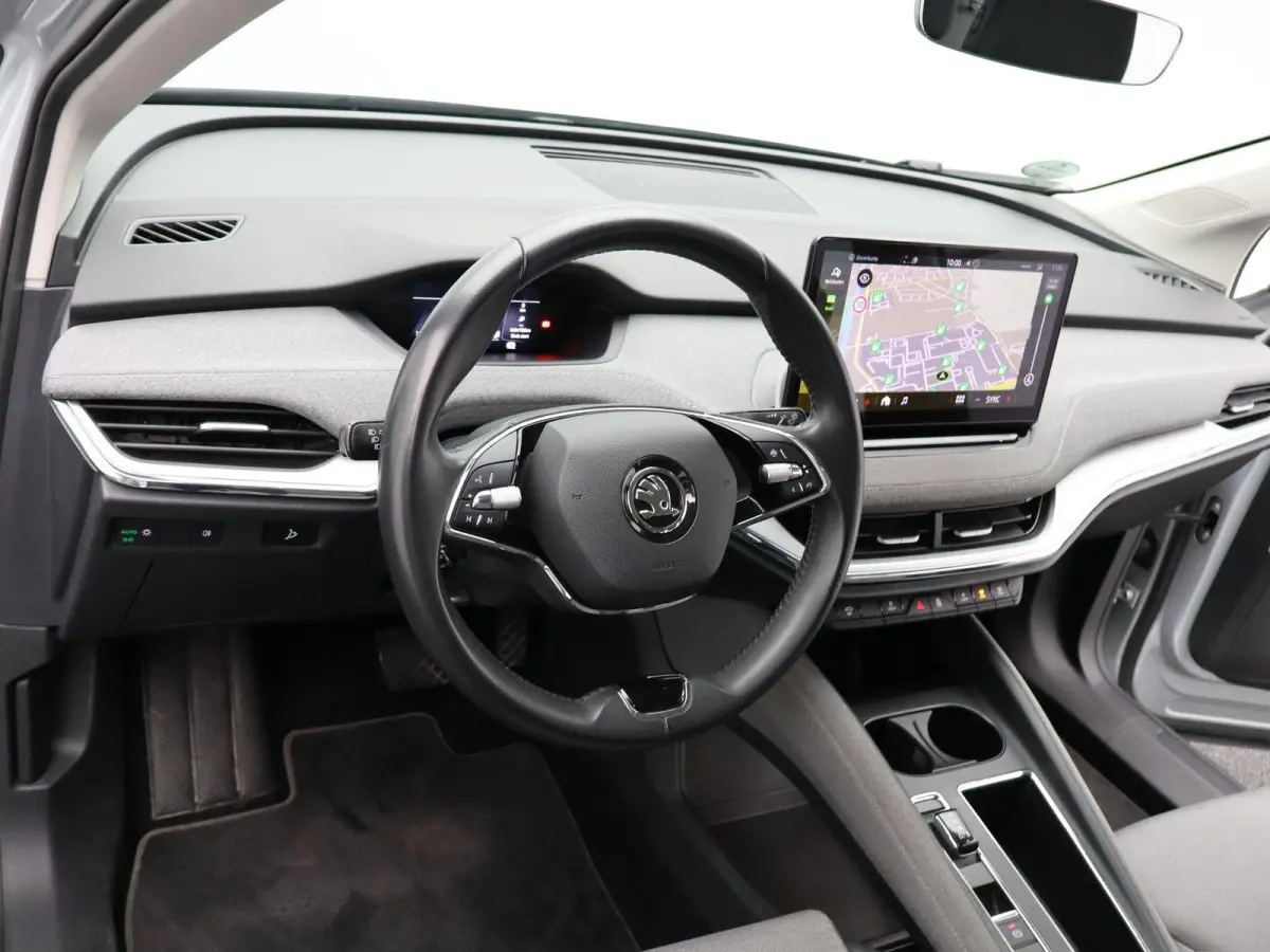 60 Sportline Business | LEDEREN BEKLEDING | 20 " LICHTMETALEN VELGEN | NAVIGATIE FULL MAP | APPLE/ANDROID CARPLAY | 12 MAANDEN BOVAG GARANTIE |