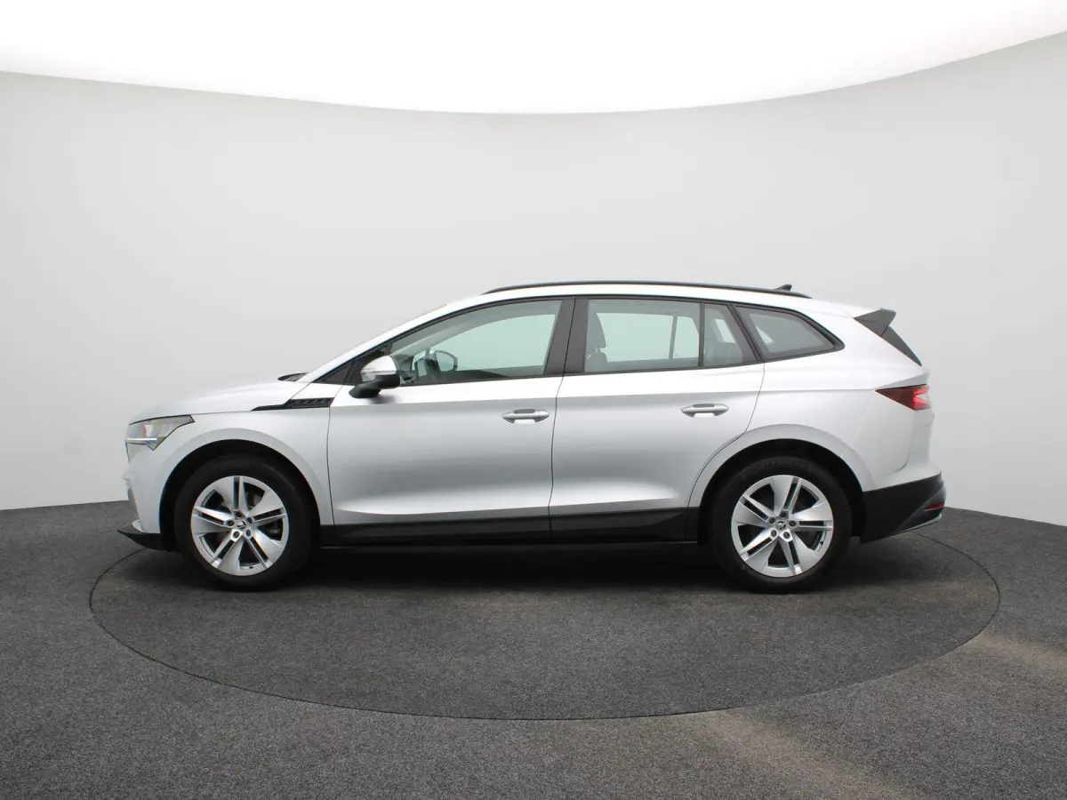 60 Sportline Business | LEDEREN BEKLEDING | 20 " LICHTMETALEN VELGEN | NAVIGATIE FULL MAP | APPLE/ANDROID CARPLAY | 12 MAANDEN BOVAG GARANTIE |
