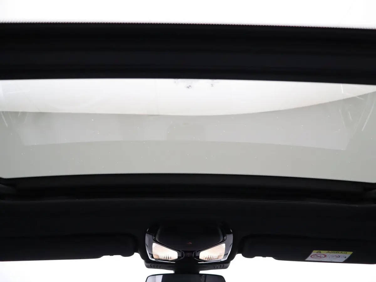 xDrive20d M SPORT AT | LEDEREN BEKLEDING | PANORAMADAK | LED VERLICHTING | STOELVERWARMING | LICHTMETALEN VELGEN | 12 MAANDEN BOVAG GARANTIE |