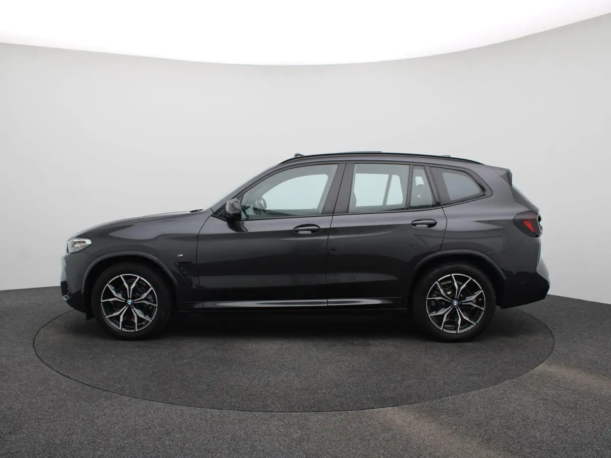 xDrive20d M SPORT AT | LEDEREN BEKLEDING | PANORAMADAK | LED VERLICHTING | STOELVERWARMING | LICHTMETALEN VELGEN | 12 MAANDEN BOVAG GARANTIE |