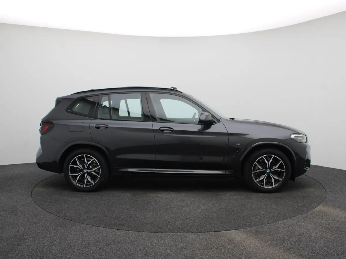 xDrive20d M SPORT AT | LEDEREN BEKLEDING | PANORAMADAK | LED VERLICHTING | STOELVERWARMING | LICHTMETALEN VELGEN | 12 MAANDEN BOVAG GARANTIE |