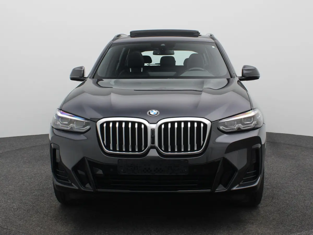 xDrive20d M SPORT AT | LEDEREN BEKLEDING | PANORAMADAK | LED VERLICHTING | STOELVERWARMING | LICHTMETALEN VELGEN | 12 MAANDEN BOVAG GARANTIE |