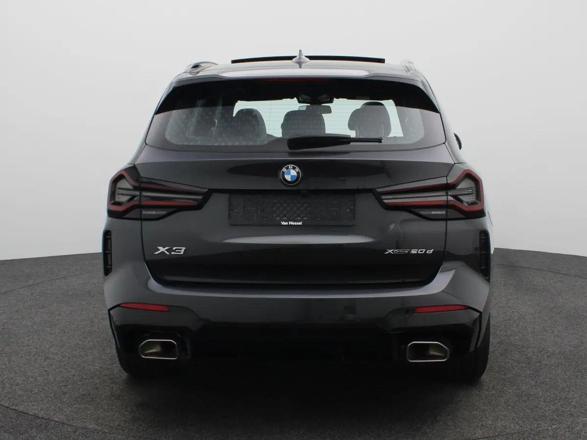 xDrive20d M SPORT AT | LEDEREN BEKLEDING | PANORAMADAK | LED VERLICHTING | STOELVERWARMING | LICHTMETALEN VELGEN | 12 MAANDEN BOVAG GARANTIE |