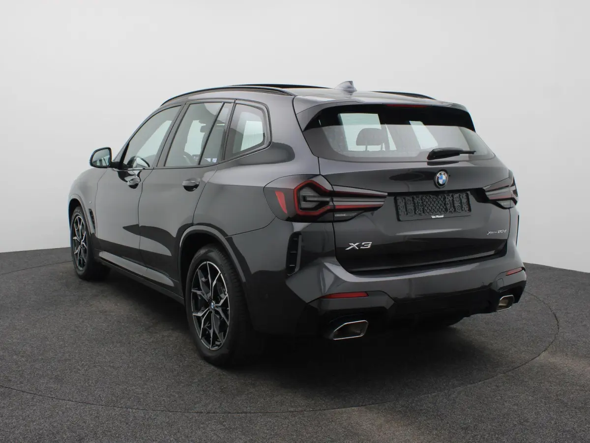 xDrive20d M SPORT AT | LEDEREN BEKLEDING | PANORAMADAK | LED VERLICHTING | STOELVERWARMING | LICHTMETALEN VELGEN | 12 MAANDEN BOVAG GARANTIE |