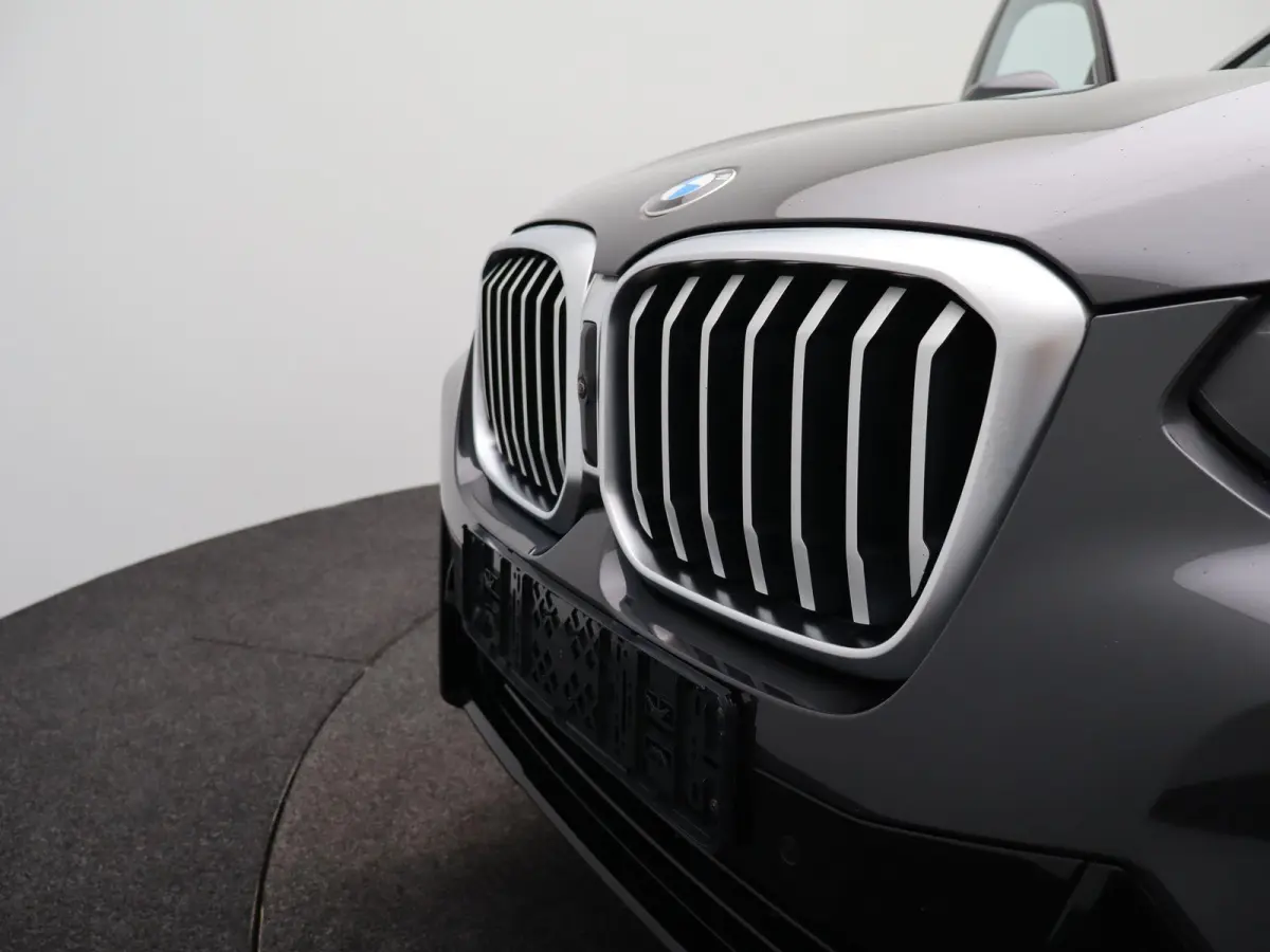 xDrive20d M SPORT AT | LEDEREN BEKLEDING | PANORAMADAK | LED VERLICHTING | STOELVERWARMING | LICHTMETALEN VELGEN | 12 MAANDEN BOVAG GARANTIE |
