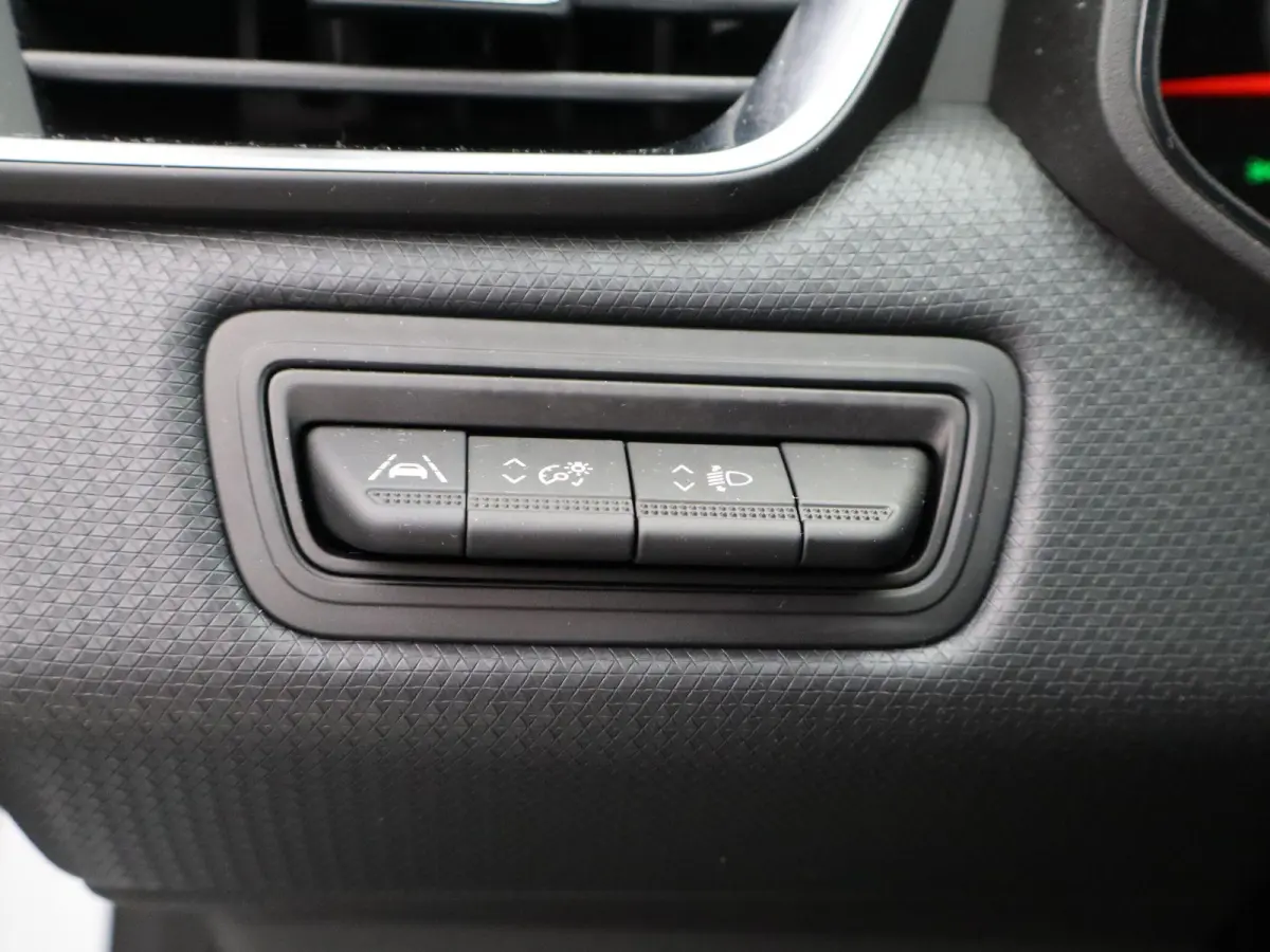 1.0 TCe 90 Equilibre | AIRCO | APPLE/ANDROID CARPLAY | LED VERLICHTING | PARKEERSENSOREN | 12 MAANDEN BOVAG GARANTIE |