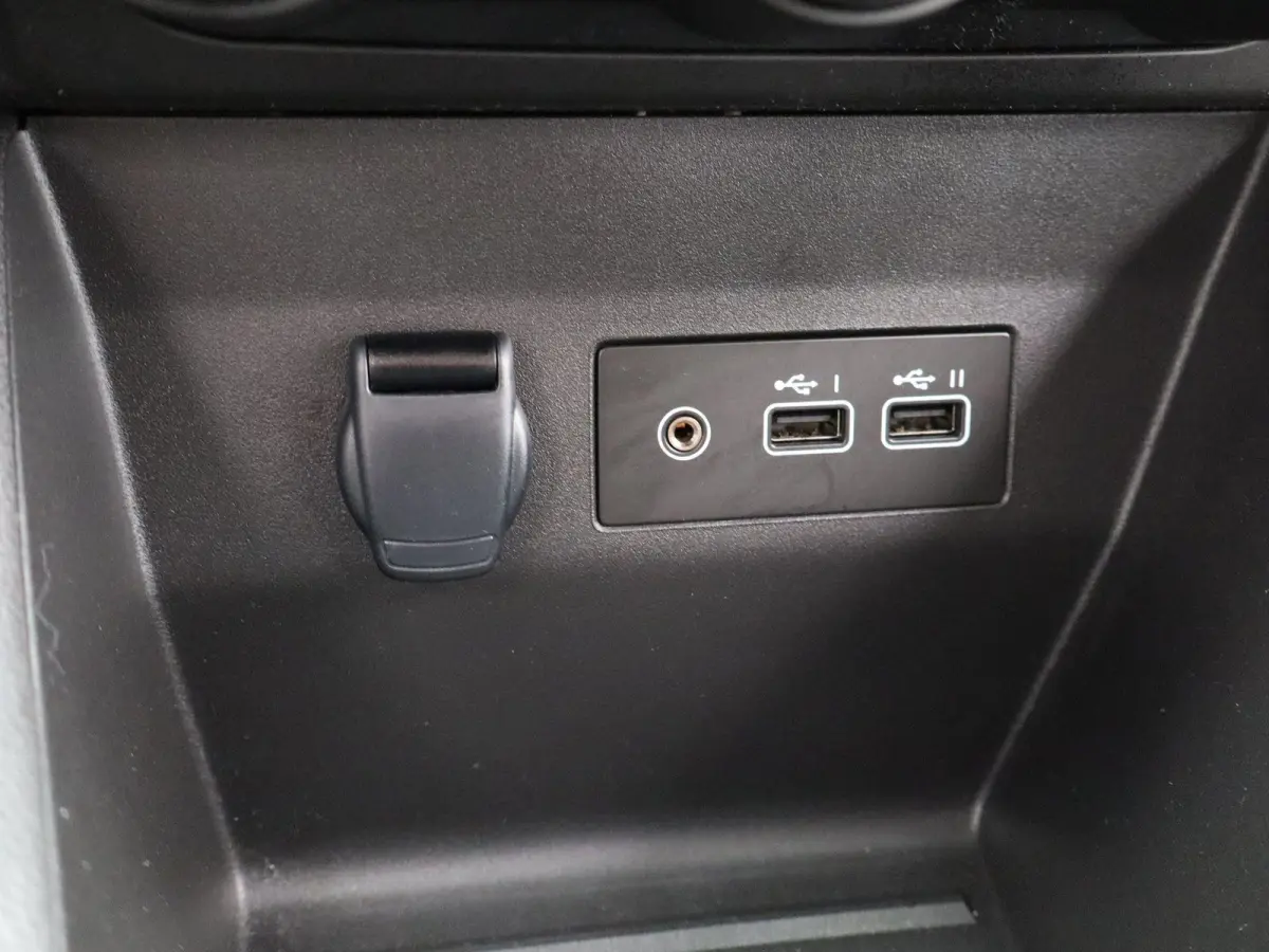 1.0 TCe 90 Equilibre | AIRCO | APPLE/ANDROID CARPLAY | LED VERLICHTING | PARKEERSENSOREN | 12 MAANDEN BOVAG GARANTIE |